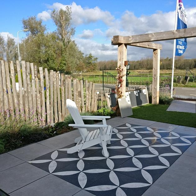 Belgian St Flower White  70X70X3,2 cm